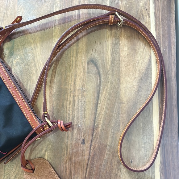 Dooney & Bourke NWOT Black Nylon Crossbody Bag - Picture 5 of 6